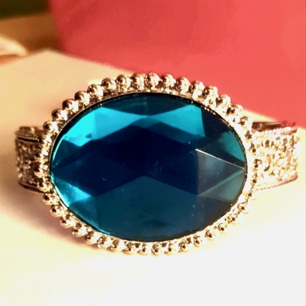 1928 Turquoise Blue Rhinestone Filigree Bangle - Picture 8 of 12